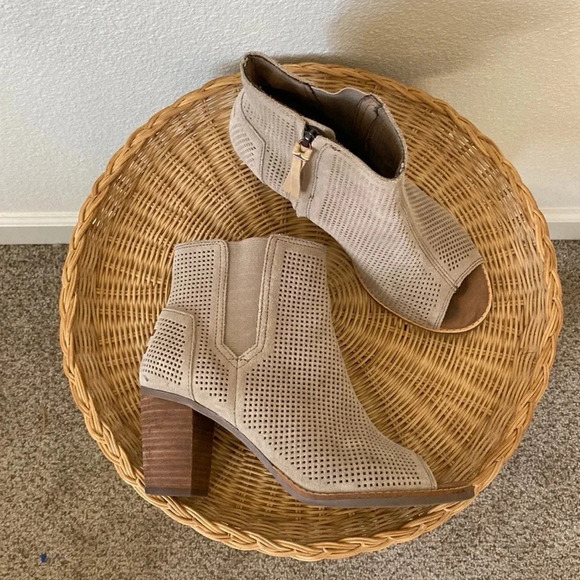 TOMS Majorca Shoe - ankle boot size 8 - Picture 2 of 5